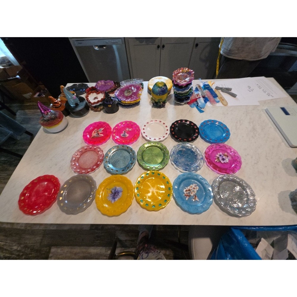 Small Decorative Plates Lots Of Colors